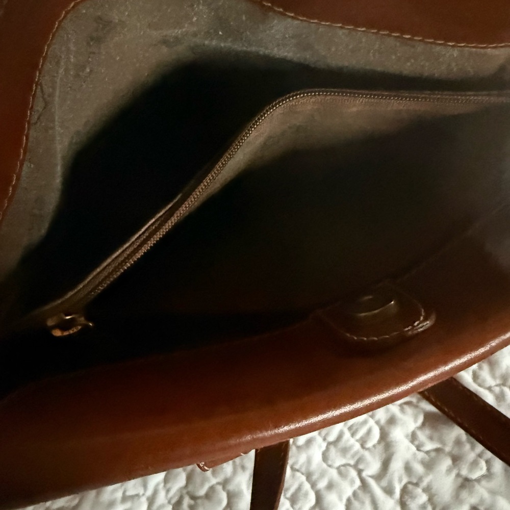 Valentina Elegant Brown Leather shoulder Bag - Picture 5 of 9